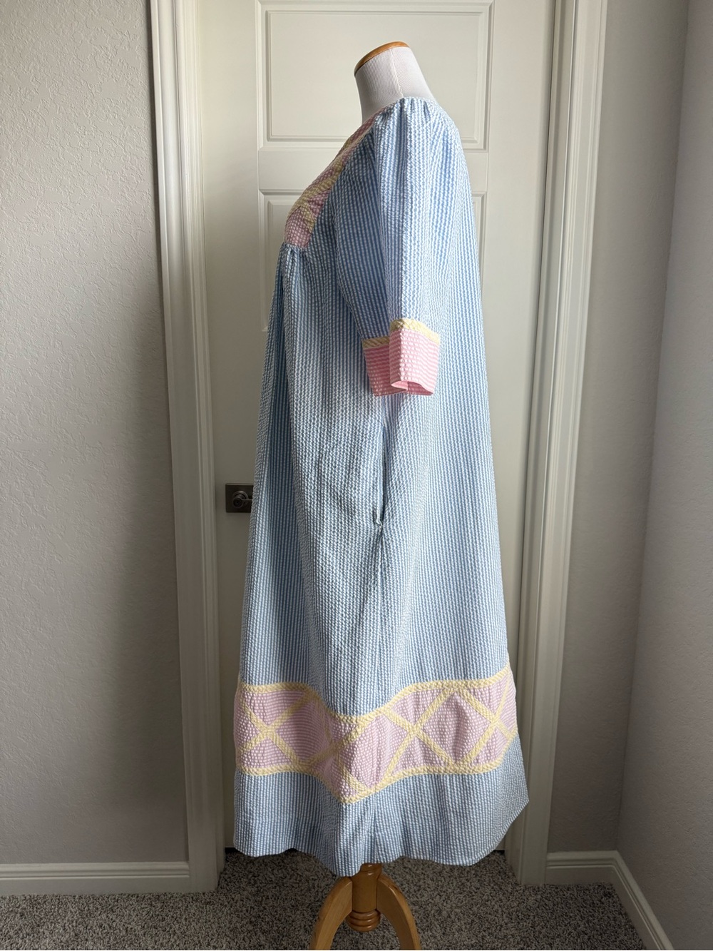 Vintage Saybury Seersucker House Dress - Picture 5 of 11